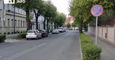 Nie parkuj na Kolejowej bo dostaniesz mandat! Nie parkuj na Kolejowej bo dostaniesz mandat!