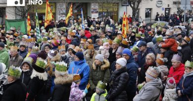 Cuda, cuda – Trzej Królowie przemaszerowali przez Świebodzice Cuda, cuda – Trzej Królowie przemaszerowali przez Świebodzice