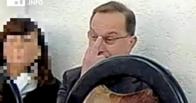 Dla kogo środkowy palec na sesji Rady Miejskiej? (video) Dla kogo środkowy palec na sesji Rady Miejskiej? (video)