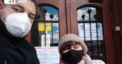Miejski Domu Kultury zalany wodą. Zabarykadowani pracownicy nie wpuścili radnych do budynku. Miejski Domu Kultury zalany wodą. Zabarykadowani pracownicy nie wpuścili radnych do budynku.