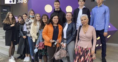 Inauguracja sezonu teatralnego w świebodzickim LO Inauguracja sezonu teatralnego w świebodzickim LO