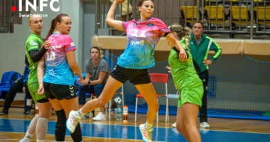 Wystartowały rozgrywki ligowe szczypiorniaka kobiet: MKS Victoria Świebodzice vs MKS Vitamineo Jelenia Góra