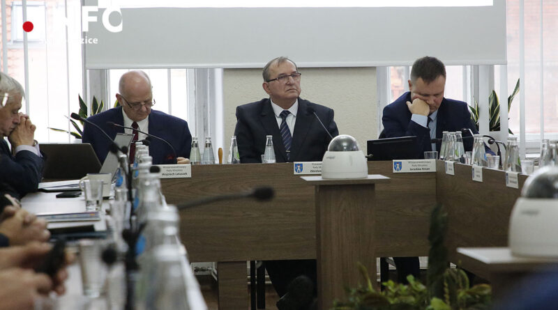 Samorządowa „strefa interesów” Samorządowa „strefa interesów”