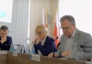 Deficyt Świebodzic przekroczy 10 milionów złotych. Budżetowe zmiany przeszły głosami „Strefy Interesu” i dwóch radnych byłego klubu „Ponad Podziałami”